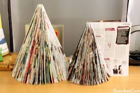 Ils arrivent à le réaliser mais cela leur demande des efforts. Sapin De Noel Avec Des Magazines Diy Deco Pas Chere Et Ecolo Rose Cook