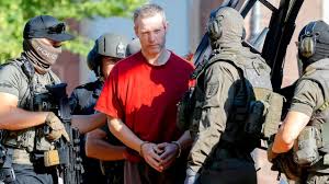 Juni 2019 mit einer schusswunde im kopf auf der terrasse seines hauses gefunden. Lubcke Morde Vor Einem Jahr Nach Dem Todesschuss Tippte Der Killer Sein Opfer Kurz An Politik Inland Bild De