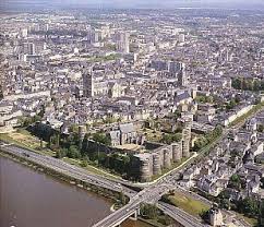 La ciudad de angers es la capital histórica de anjou, francia. Leah In Angers Angers Angers City Travel Places To Go