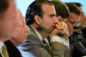 Consultores y abogados guisan a to' lo que da con la Junta de Control  Fiscal