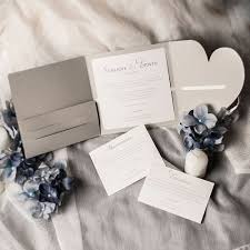 Hochzeitseinladung Kirsten In Elegantem Grau Weddix De Einladungskarte Hochzeit Grau Herz Wedding Invitations Engagement Party Farewell Invitation Card