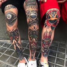 Tattoo By Chuligonzaleztattooer Traditional Traditionaltattoo Traditionalartist Oldtattoo Oldscho Leg Tattoos Knee Tattoo Traditional Tattoo