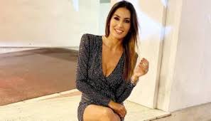 Elisabetta gregoraci (born 8 february 1980) is an italian fashion model and tv personality. Brutto Colpo Per Elisabetta Gregoraci Il Futuro Si Spacca In Due
