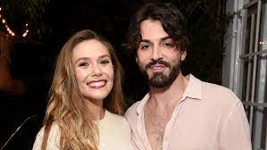 She is also the younger sister to the wildly olsen is famous for being secretive about her personal life, but we know that she has been in a relationship with singer robbie arnett for a while. Elizabeth Olsen Sparks Marriage Rumors After Referring To Robbie Arnett As Her Husband Entertainment Tonight