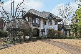 Pin By Laura Rodriguez On Abandoned Places House In The Woods Old Houses For Sale Old Houses