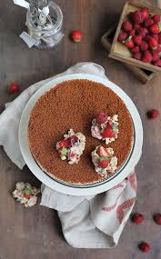 Delices D Orient Croustillant Fruits Rouges Et Chocolat Blanc En 2020 Desserts Sucres Chocolat Chocolat Blanc