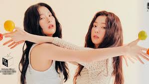 Red velvet debuted on august 1, 2014, under s.m. Red Velvet S Irene And Seulgi To Form A Sub Unit For The 1st Time In 6 Years Kpopmap