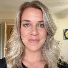 Dana Blevins •• Simplified Beauty