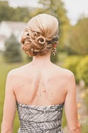 Pull out a small section of hair from the front right side to frame the face. 40 Gorgeous Side Updo Wedding Hairstyles Weddingomania
