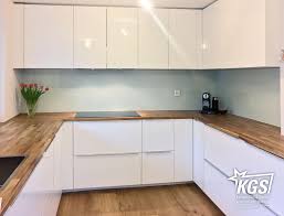 Kuchenruckwand Glas Uberlange Kuchenruckwand Aus Diamant Glas Mit Ral Lackierung Uberlange Kuchenruckw Glasruckwand Kuche Wandverkleidung Kuche Wohnung Kuche