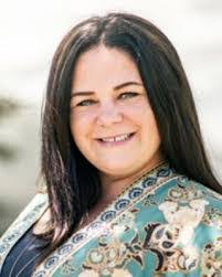 Jennifer Crowe's Instagram, Twitter & Facebook