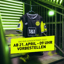 Wie der verein am dienstag bekannt gab, wird die mannschaft dieses sondertrikot mit dem stadtwappen auf. Erst Ausverkauft Schon Bald Aber Borussia Dortmund Facebook