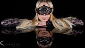 I am an outgoing, bubbly, fun girl! Studio Laura B Snapshot Style