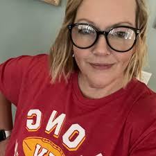 What are the best midrange hotels and activities in West Bay, Roatan?