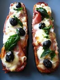 Zucchini Pizzas Will Need Google Translate Recettes De Cuisine Recette Recette Avec Courgette