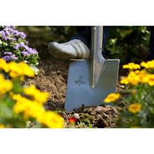 LUX Vanga da giardiniere Comfort con protezione del passo con manico 85 cm