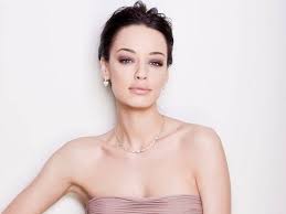 Recent, andreea raicu a postat o fotografie în care specifică faptul că nu are niciun strop de machiaj. Stiri Andreea Raicu Ele Ro