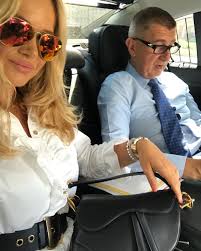 Druhá dávka ji čeká 7. Fotografie C 2640 U Clanku Babisova Manzelka Opustila Vedeni Firmy Ktere Vlastni Capi Hnizdo Moneymag Cz