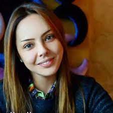 Ebru gündeş hayranlarının karşısına daha genç ve daha güzel görünmek için yarışma programı öncesi bakıma girdi. Ebru Gundes Botoks Ve Gogus Estetiginden Baska Operasyon Yaptirmadim