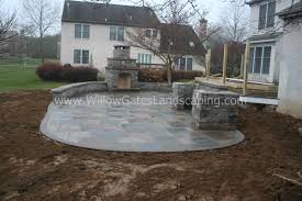 Patio Complete Monticello In Azurro Chocolate Brown Rock Garden Brown And Olive In An Even Mix Of 10x20 20x20 And 20x30 Patio Paver Patio Backyard