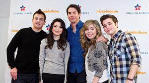 Carly shay navigates the next chapter of her life, moving past a failed relationship and reinventing her web show. Icarly Revival Planned For Paramount Plus Streaming Service Complex