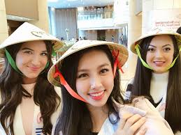 Thuy tien magazine là một tạp chí do doanhdoanh chủ trương, được xuất bản hằng ngày với những tin tức chính xác, trung thực, đáng tin cậy, Thuy Tien Presents Conical Hats To Miss International 2018 Contestants Culture Sports Vietnam Vietnamplus