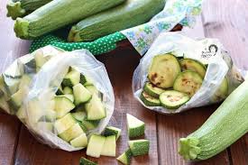 In alternativa potete congelare le zucchine. Come Congelare Le Zucchine Crude O Cotte Sapore Di Arianna
