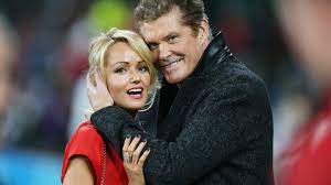 David hasselhoff war einmal ganz oben, doch in seinem leben musste er auch harte tiefschläge. David Hasselhoff Er Hat Seine Freundin Hayley Roberts Geheiratet Stern De