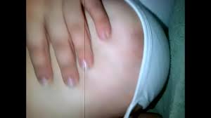 Colegiala mexicana muestra sus tetas en un video prohibido