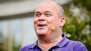 Een muziekvraag bij de categorie sport? Paul De Leeuw Wil Meer Gaan Schoppen