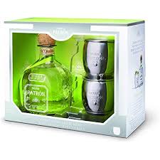 Everything including the barrels, corks, and bottles are handcrafted at their distilleries. Patron Silver Tequila Limited Edition Mule Becher Set 1 X 0 7 L Amazon De Bier Wein Spirituosen