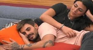 Sempre su instagram giulia salemi ha pubblicato nelle stories un selfie decisamente bollente con monte tra le lenzuola e anche monte ha aggiunto nelle sue stories ha aggiunto un'altra foto di loro due insieme e felici a letto. Giulia Salemi E Francesco Monte Bacio Nella Notte Al Grande Fratello Vip