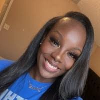 Lisa Ladson's Instagram, Twitter & Facebook