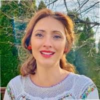 Lisa Hertel's Instagram, Twitter & Facebook