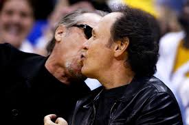 Billy Crystal recalls Jack Nicholson kiss at Lakers game