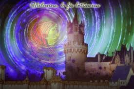 Histoire De Melusine La Fee Batisseuse Melusine Etait Une Sorte De Sirene Une Fee Mysterieuse Fille Chateau De Fougeres Voyage Dans Le Temps Banc De Pierre