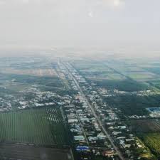 A nucleated settlement pattern is where a lot of buildings are grouped together and is often found in lowland areas this creates a distinct shape or pattern of land use: Linear Settlement Detailed Information Photos Videos