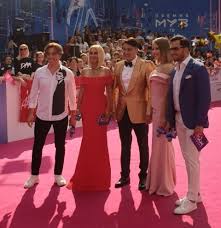 10 самых горячих клипов дня. Premiya Muz Tv 2019 Onlajn Reportazh