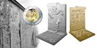 Fall Of The Berlin Wall 200 Euro Gold Coin From Monnaie De Paris Face aux hordes d'allemands qui prirent la direction du mur, les gardes ouvrirent les frontières. berlin wall 200 euro gold coin
