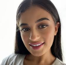 Lisa Osteraas's Instagram, Twitter & Facebook