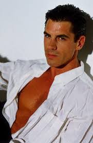 Peter Mochrie's Instagram, Twitter & Facebook