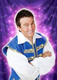 Im deutschsprachigen raum ist er hauptsächlich durch seine hauptrolle als detective sergeant ronnie brooks aus der serie law & order: Bradley Walsh To Star In Dartford Panto