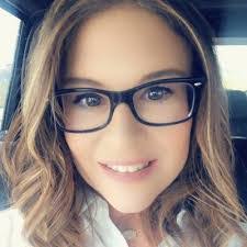 Laura Zigler's Instagram, Twitter & Facebook