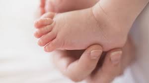 La coupe des ongles des pieds est un soin d'hygiène qu'il ne faut pas négliger, notamment si vous avez des ongles très courbés ou épais. Tout Savoir Sur L Ongle Incarne Magicmaman Com