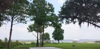 Lake Placid Fl On Lake Istokpoga 2 Bedrooms Sleeps 4 For Rent Monthly 1350 Perfect Florida Getaway B Lake House Rentals Lake Vacation Florida Getaway