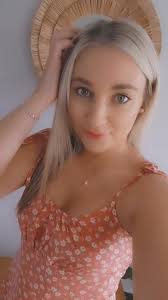 Elly Mae (@ellymaebaker)