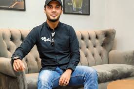 Bermula sebagai pelawak selepas mendapat tempat ketiga pertandingan lawak solo pada 2016, fikry ibrahim tak berpaling lagi dan mula menjadi pelakon serba boleh. Kahwin Nanti Dulu 2020 Tahun Fikry Ibrahim Sebagai Usahawan Saya Tangguh Soal Cinta Dan Rumah Tangga Hiburan Mstar