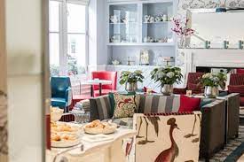 In collaboration with the east india company, the drawing room offers an exquisite afternoon tea that is best enjoyed whilst overlooking the peaceful courtyard garden. The Drawing Rooms South Kensington Bookatable