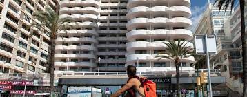 Marineland's dolphin and sea lion shows and children's beach attract families. Jbrs3lvlzvk M