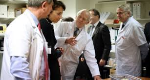 1 d = 0.032854884083862 mo. Man Given First Artificial Heart Dies After 75 Days The Local